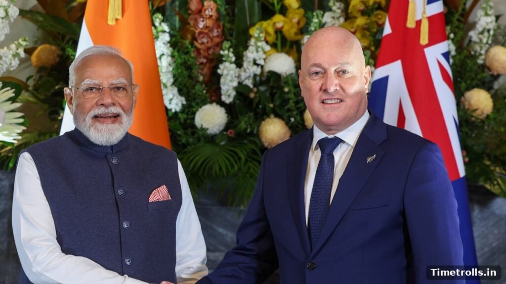 India New Zealand FTA: ऑकलैंड में पीएम नरेंद्र मोदी और न्यूजीलैंड के पीएम क्रिस्टोफर लक्सन हाथ मिलाते हुए