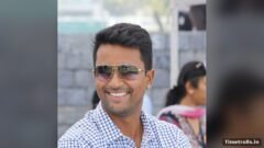 Pragyan Ojha धूप का चश्मा पहने मुस्कुराते हुए, फाइल फोटो