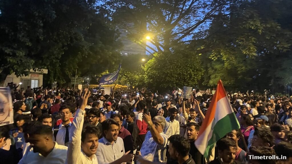 ममता बनर्जी ने जिस मुद्दे पर आवाज़ उठाई: दिल्ली के जंतर-मंतर पर तिरंगे के साथ युवाओं का प्रदर्शन (जुलाई 2026)
