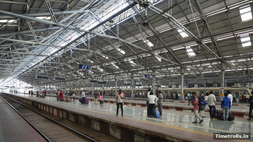 8th Pay Commission मुंबई दौरा: CSMT स्टेशन के प्लेटफॉर्म और पटरियां
